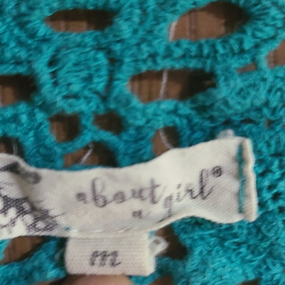 Blue "About a Girl" flowy tank - Picture 3 of 3